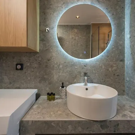 Aspect Luxury With Pool * Galangadhos